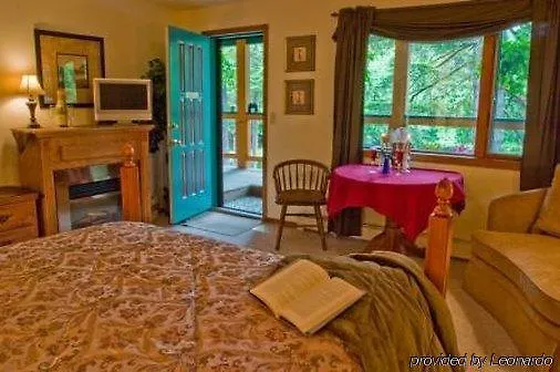 Pearsons Pond Inn And Spa