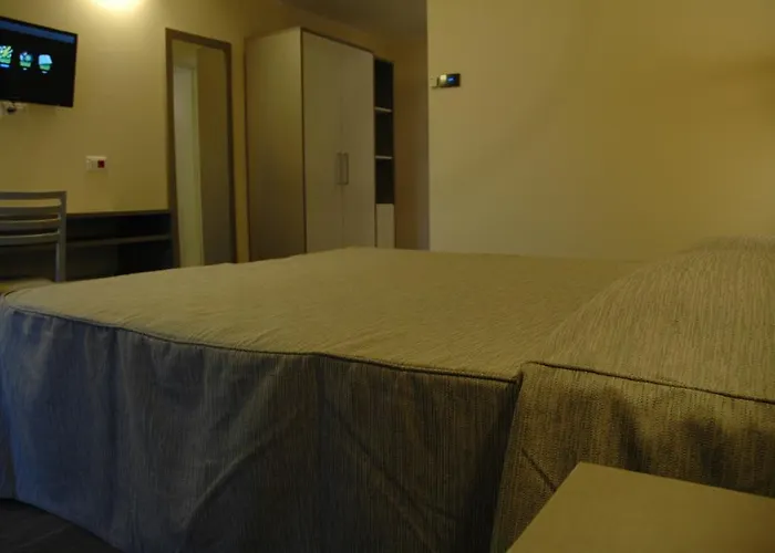 Hotel 4 Strade