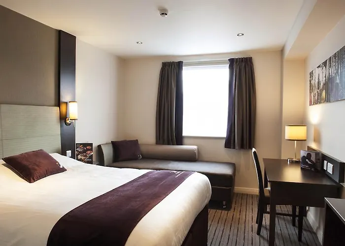 Premier Inn Woking Town Centre