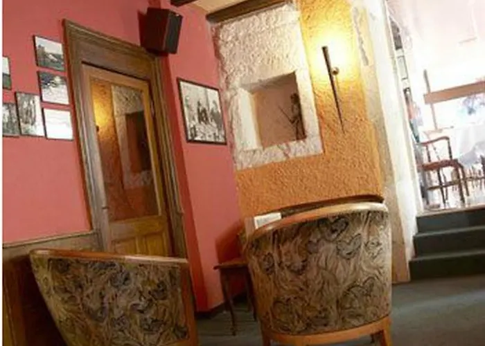 Logis Hotel Le Cheval Blanc