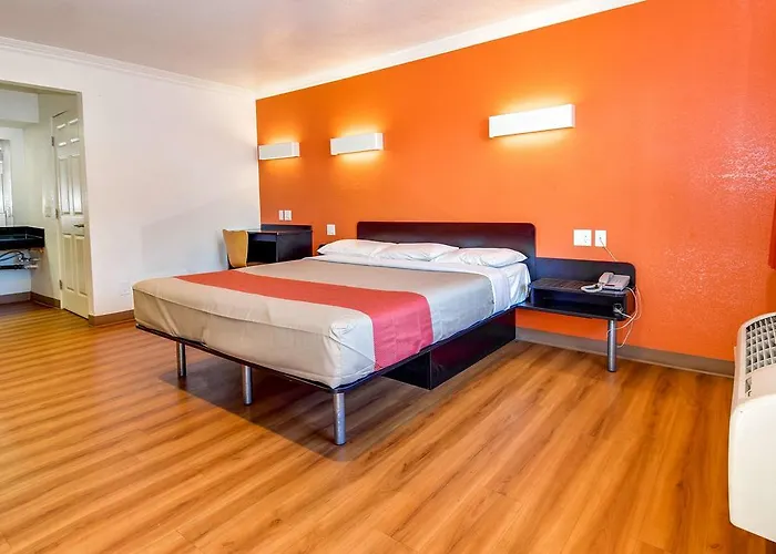 Motel 6 Garden Grove