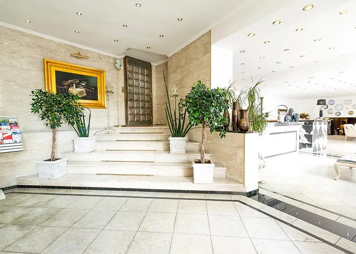 Loewen Hotel