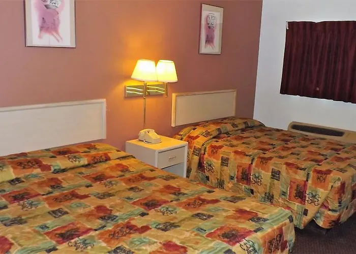 Travelodge By Wyndham Farmington