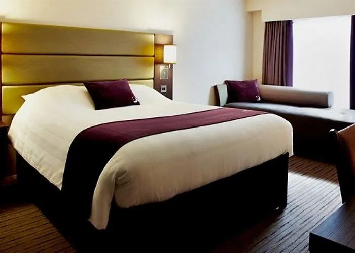 Premier Inn Huddersfield North