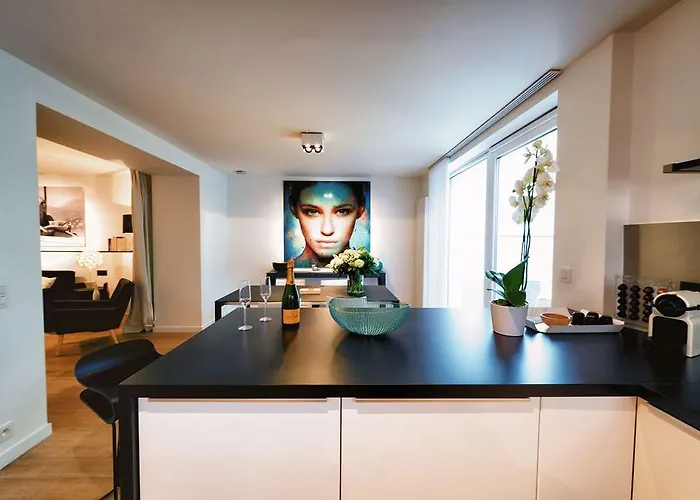 Charles Home Amazone
