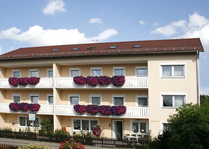 Pension Eichschmid / Roell'N Biergarten