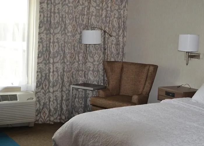 Hampton Inn Pratt