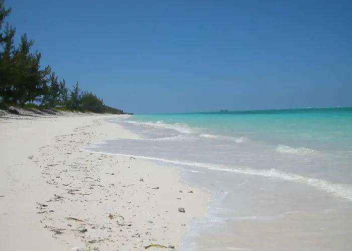 Hollywood Beach Suites Turks And Caicos