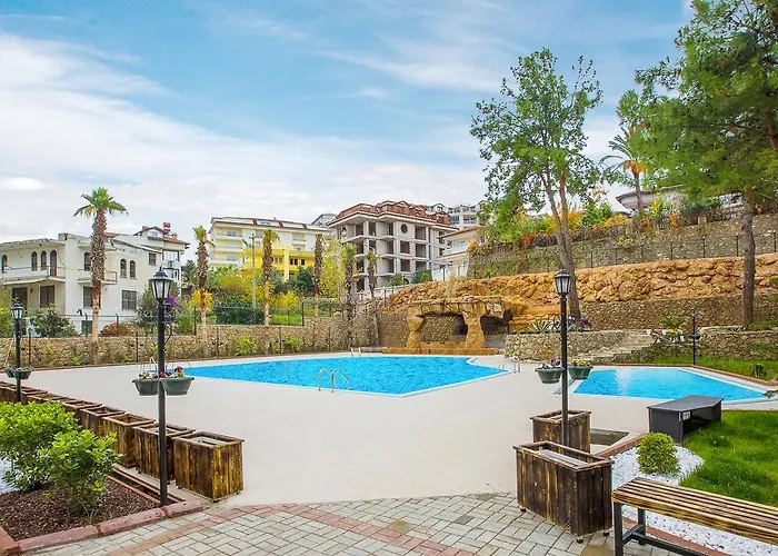 Green Life Hotel