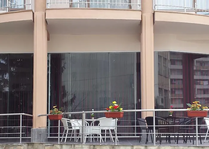 Tiara Hotel