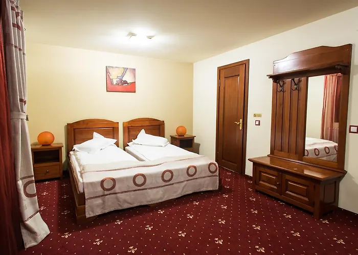 Red Hotel