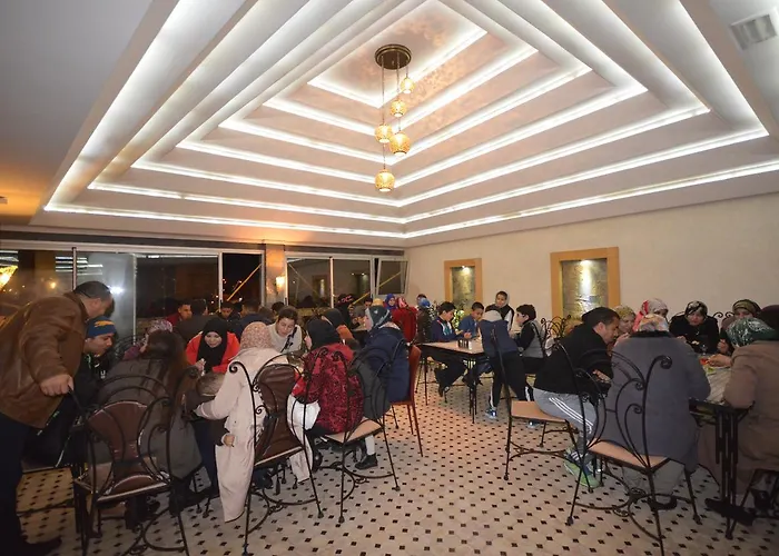 Hôtel-Café-Restaurant Pyramides,