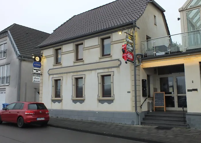 Pension Riverside In Leverkusen Hitdorf Am Rhein - Zentral An Der A1 Und 59