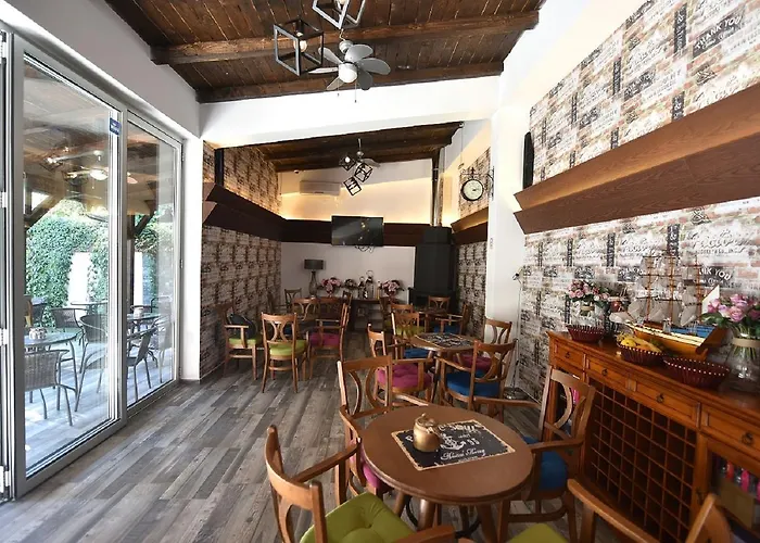 Villa Nina Hotel&Lounge bar