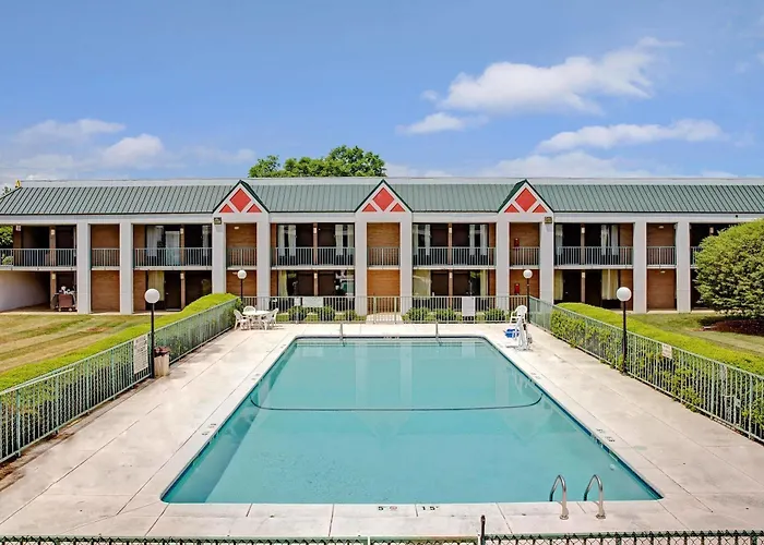 Days Inn Lake Norman