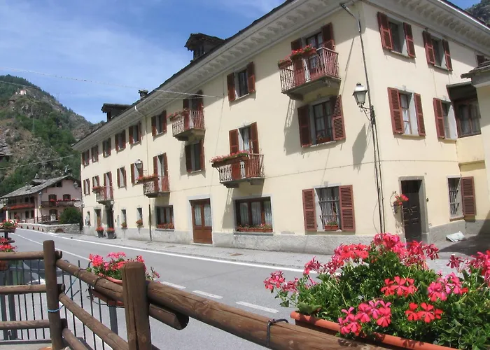 Hotel Col Du Mont