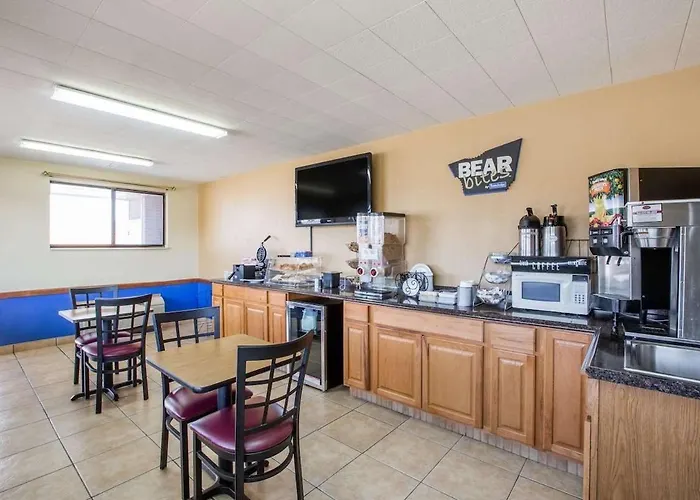 Travelodge By Wyndham Great Bend