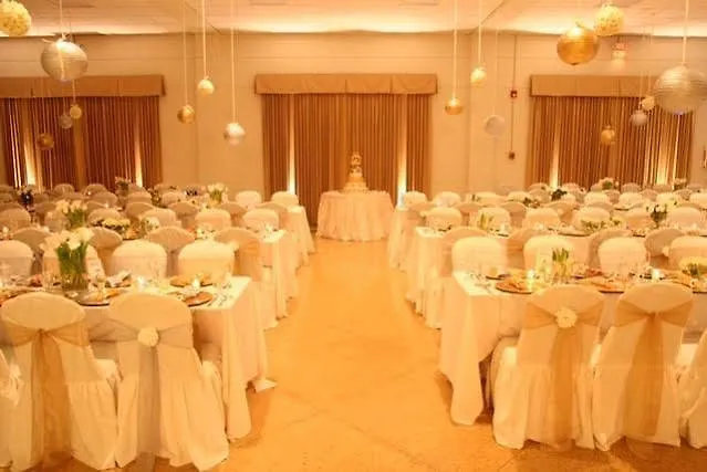 Faro Suites And Conference Center
