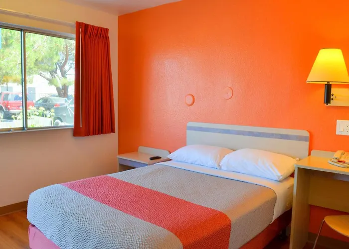Motel 6 - Santa Nella, On I-5