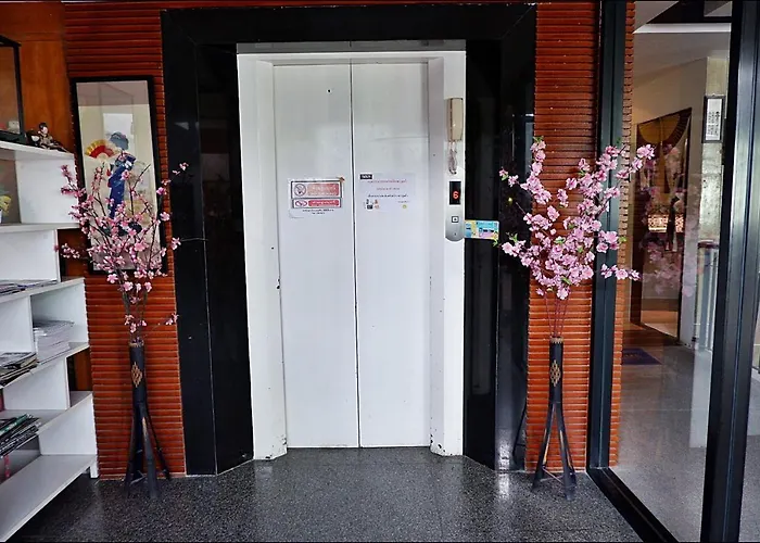 Izen Budget Hotel & Residence