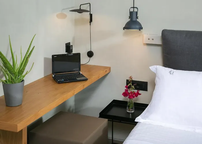 Marquise Suites - Adults Only