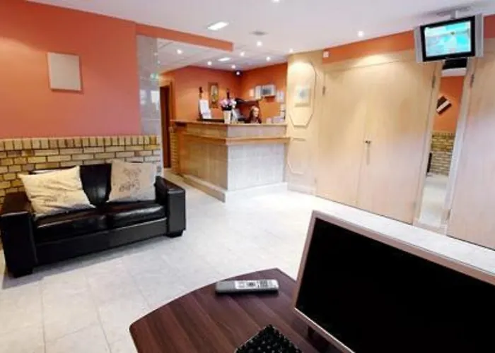 Hounslow Central Hotel