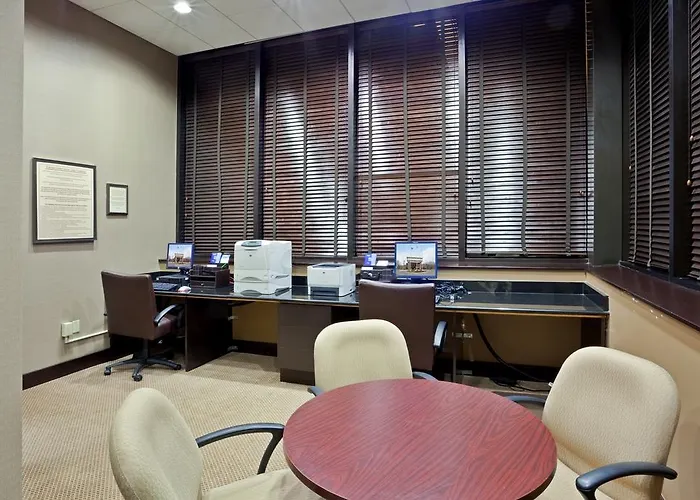 Holiday Inn Olathe Medical Center