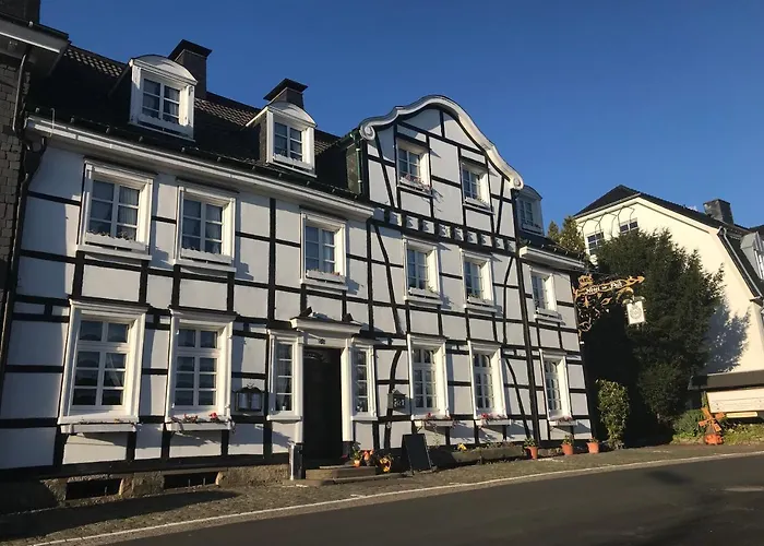 Hotel Zur Post Dabringhausen - Quiet Business Hotel Near Cologne And Dusseldorf Trade Fairs