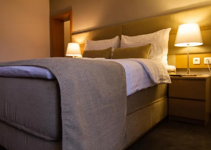 Hotel Marathon