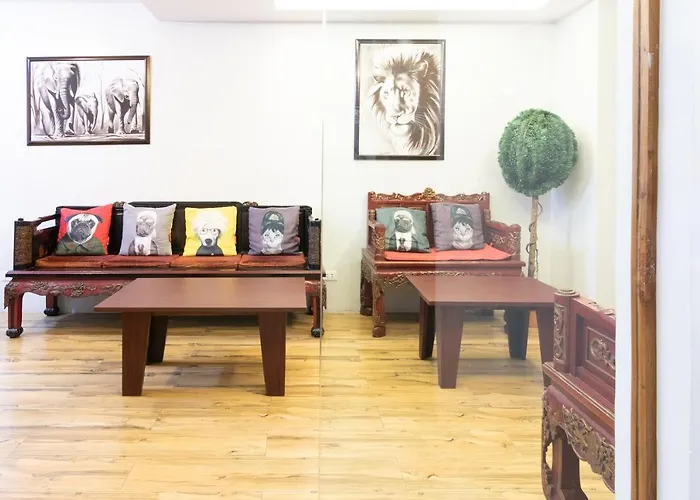 Oyo 136 Regal Residences