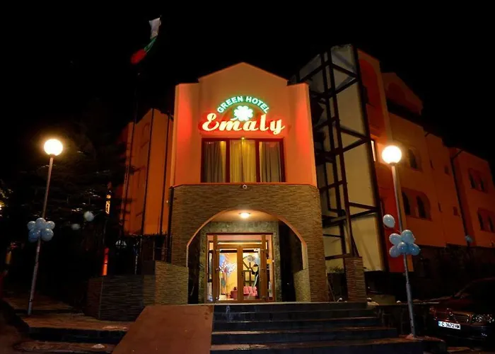 Family Hotel Emaly Green