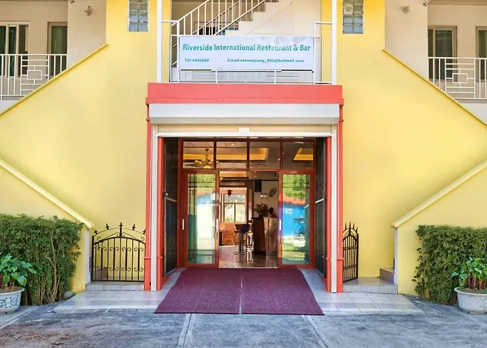 Riverside Hotel