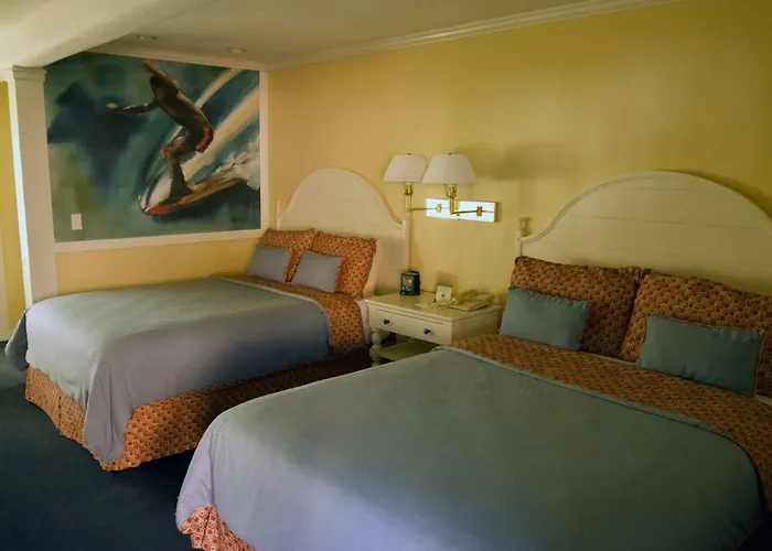 Bay Shores Peninsula Hotel