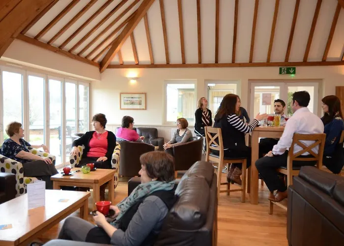 Neuadd Henllan Lodge