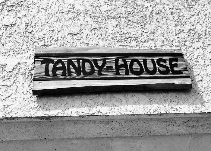 Yoron Tandy-House
