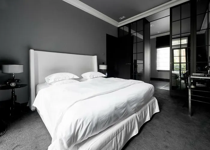 Hotel Odette En Ville