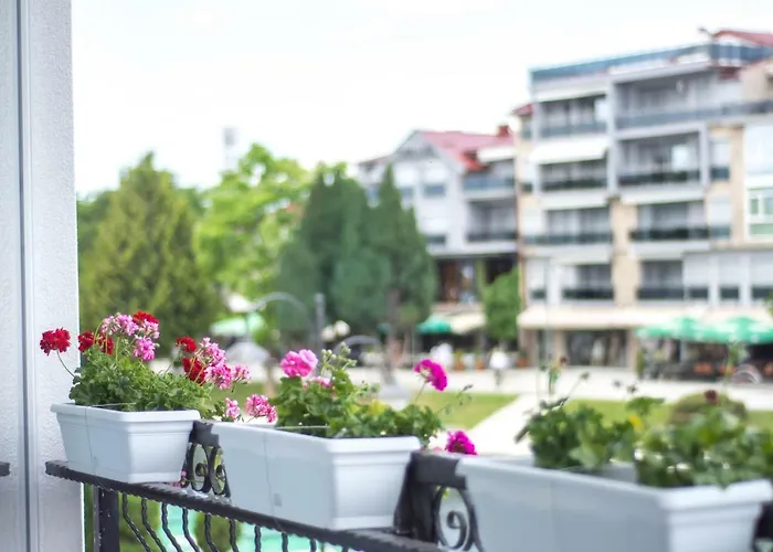 Seasons Hotel