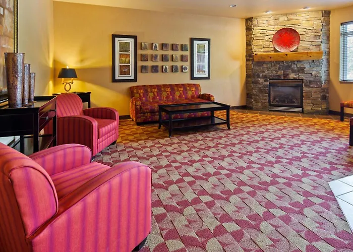 Crandon Inn & Suites