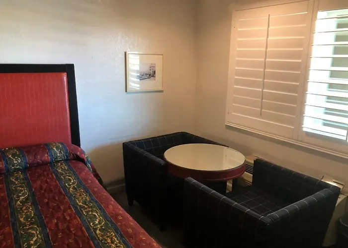 Valley Inn & Suites