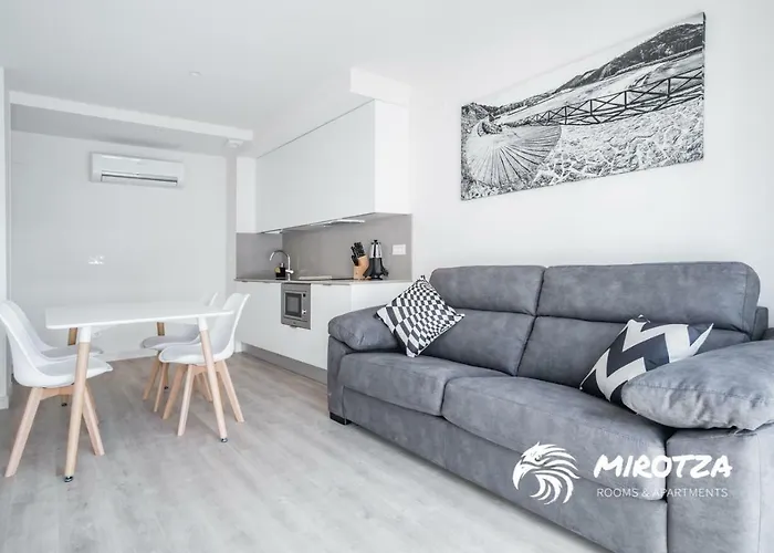 Mirotza Rooms And Apartments