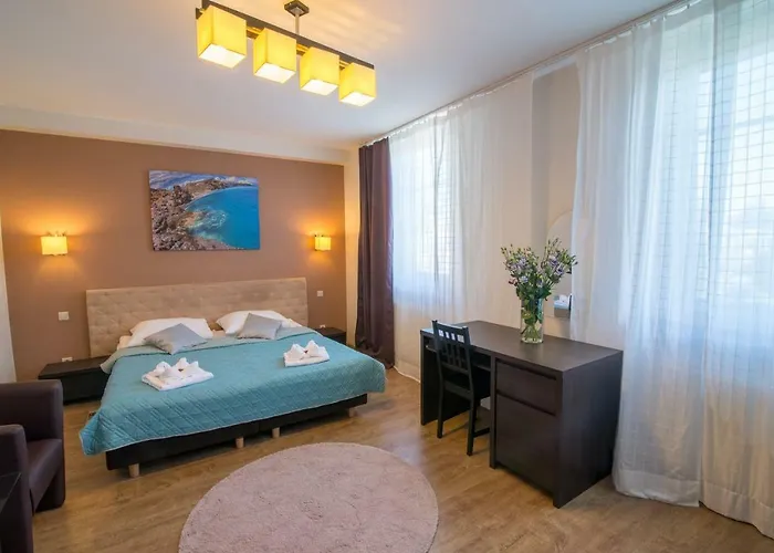 Hotel 104