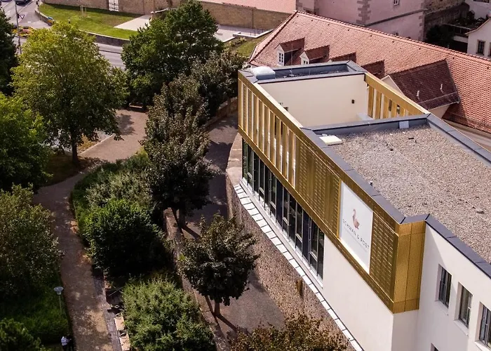 Schwan Und Post Business Quarters