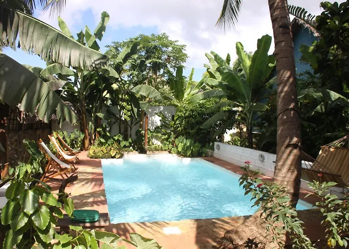 Les Bungalows D'Ambonara