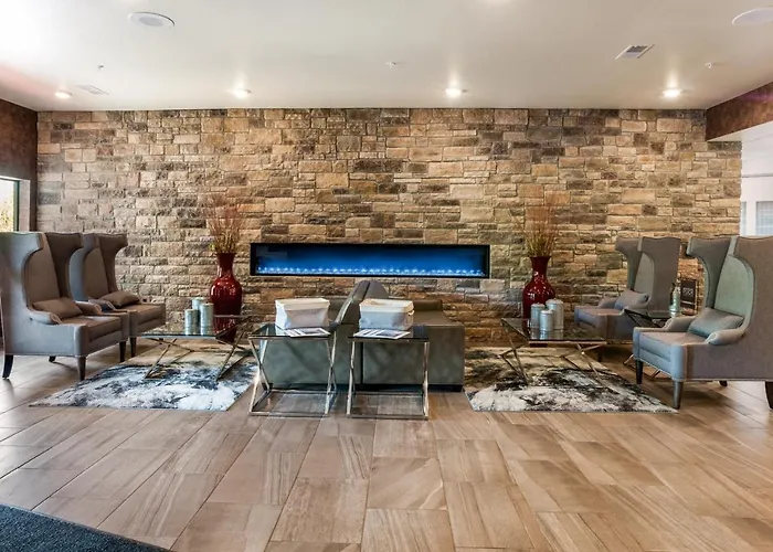 Cobblestone Hotel & Suites Appleton International Airport