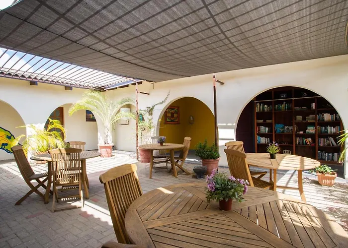 Toni Kunchi - Authentic Curacao Hospitality