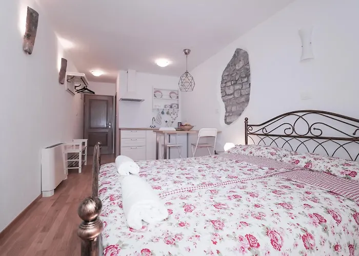 Apartments Pia
