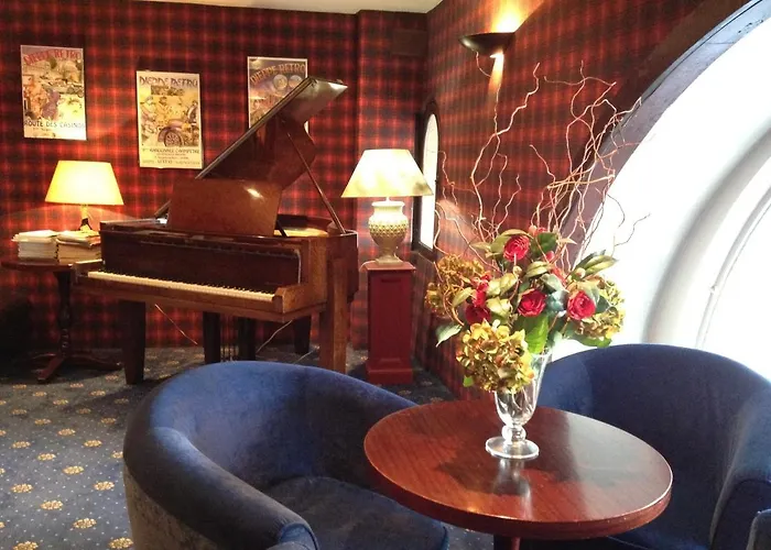 Logis Hotel & Restaurant - Les Arcades