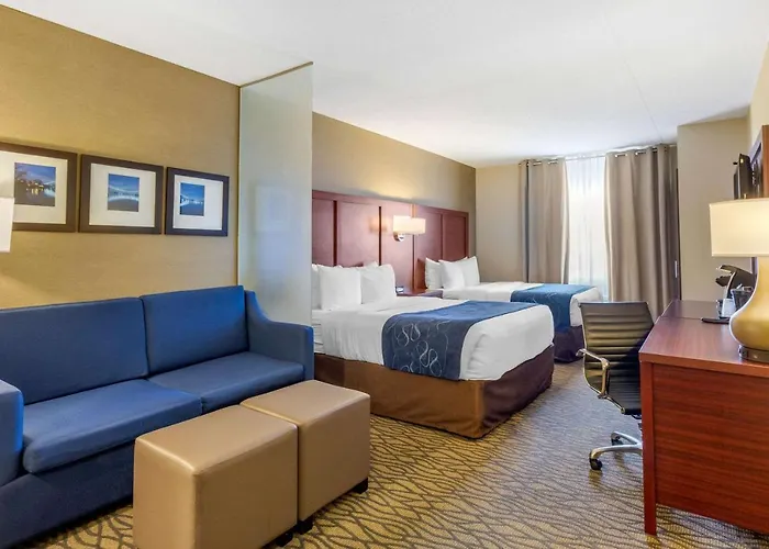 Comfort Suites Downtown Windsor