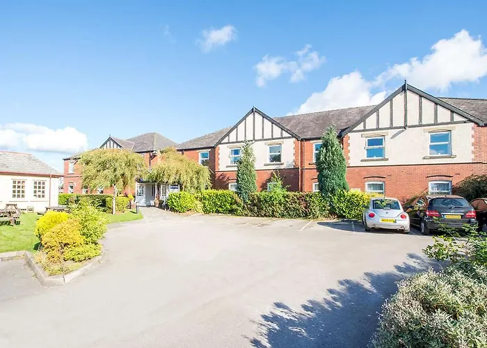 Travelodge Warrington Lowton