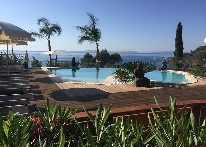 Aparthotel Les Lauriers Roses à Le Le Rayol-Canadel-sur-Mer